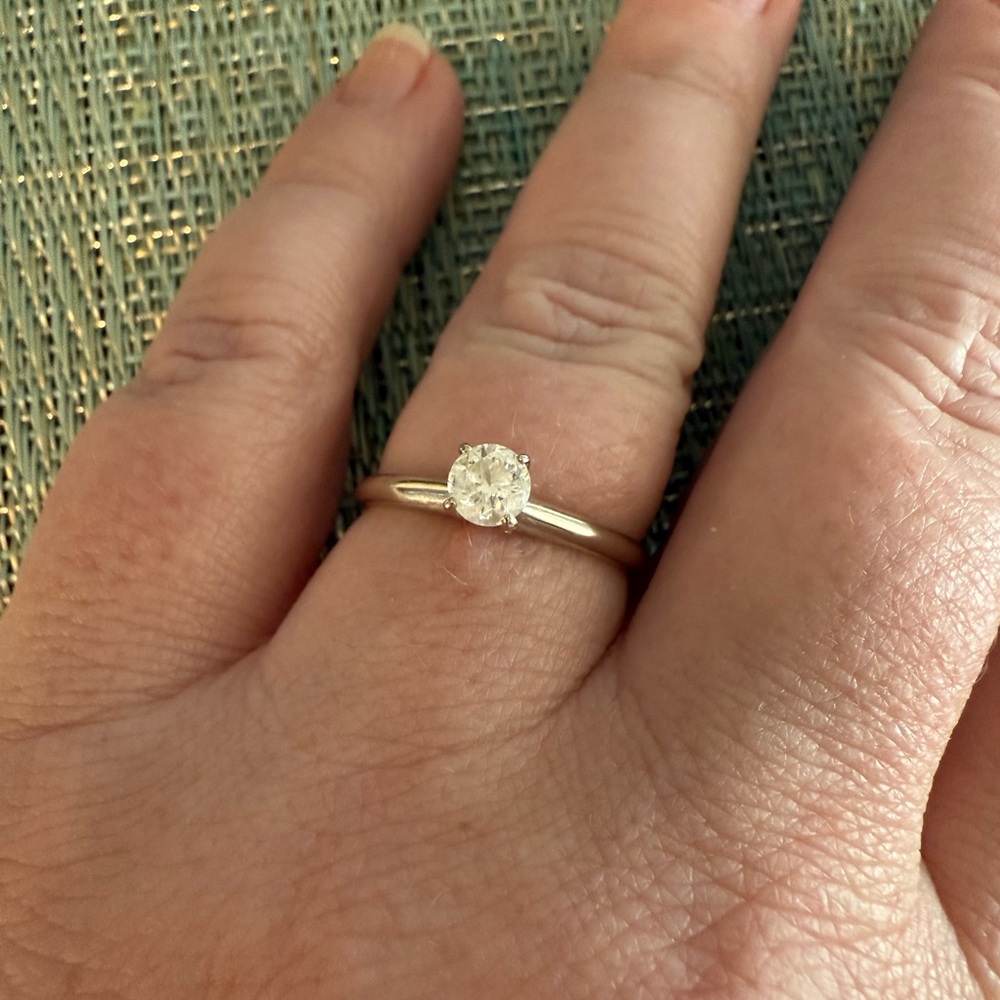 Diamond ring